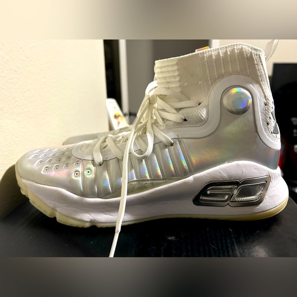 🔥Rare White Under Armour SC white & silver high top bball shoes - size M8.5 - Picture 2 of 15